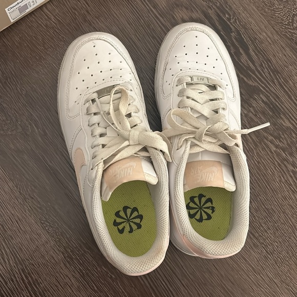 Nike air forces light pink accent lightly used - Picture 3 of 3